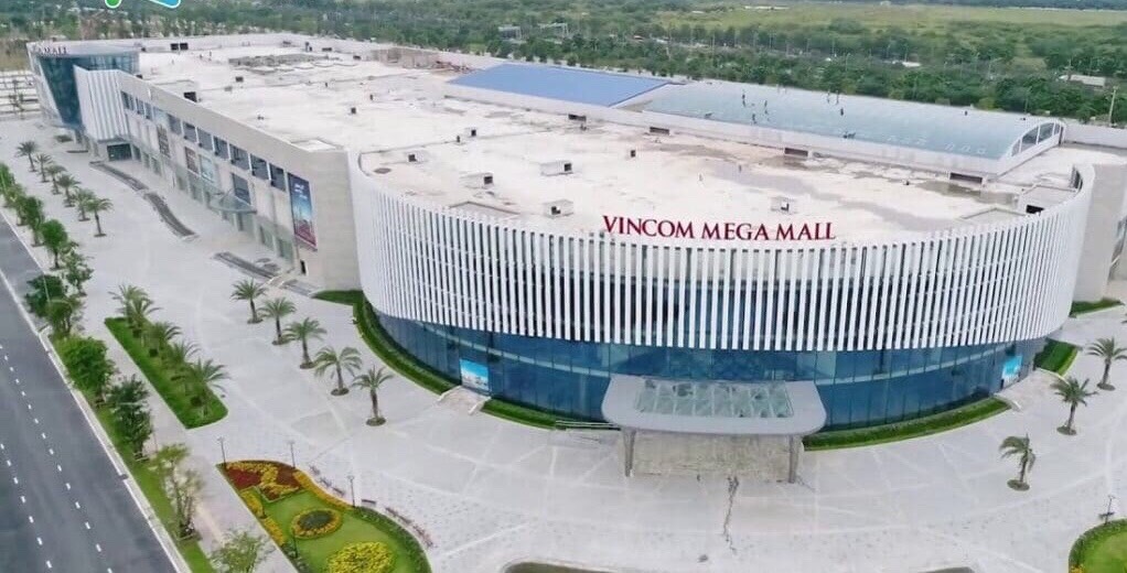 Xen Kẽ Là Các Công Trình Lớn Như Aeon Mall